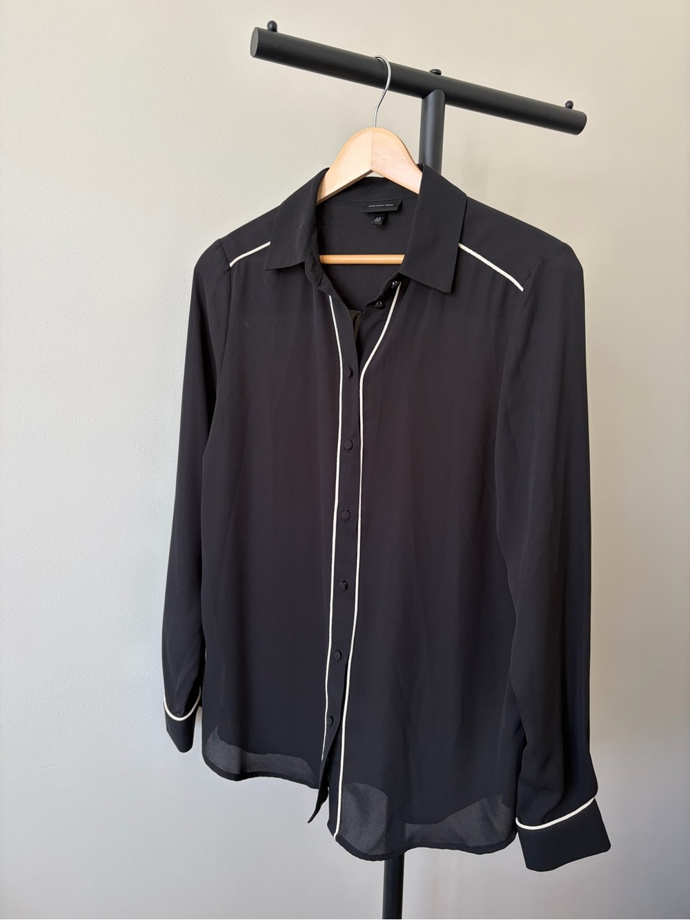 Who What Wear Black Button-Up Blouse with White Trim